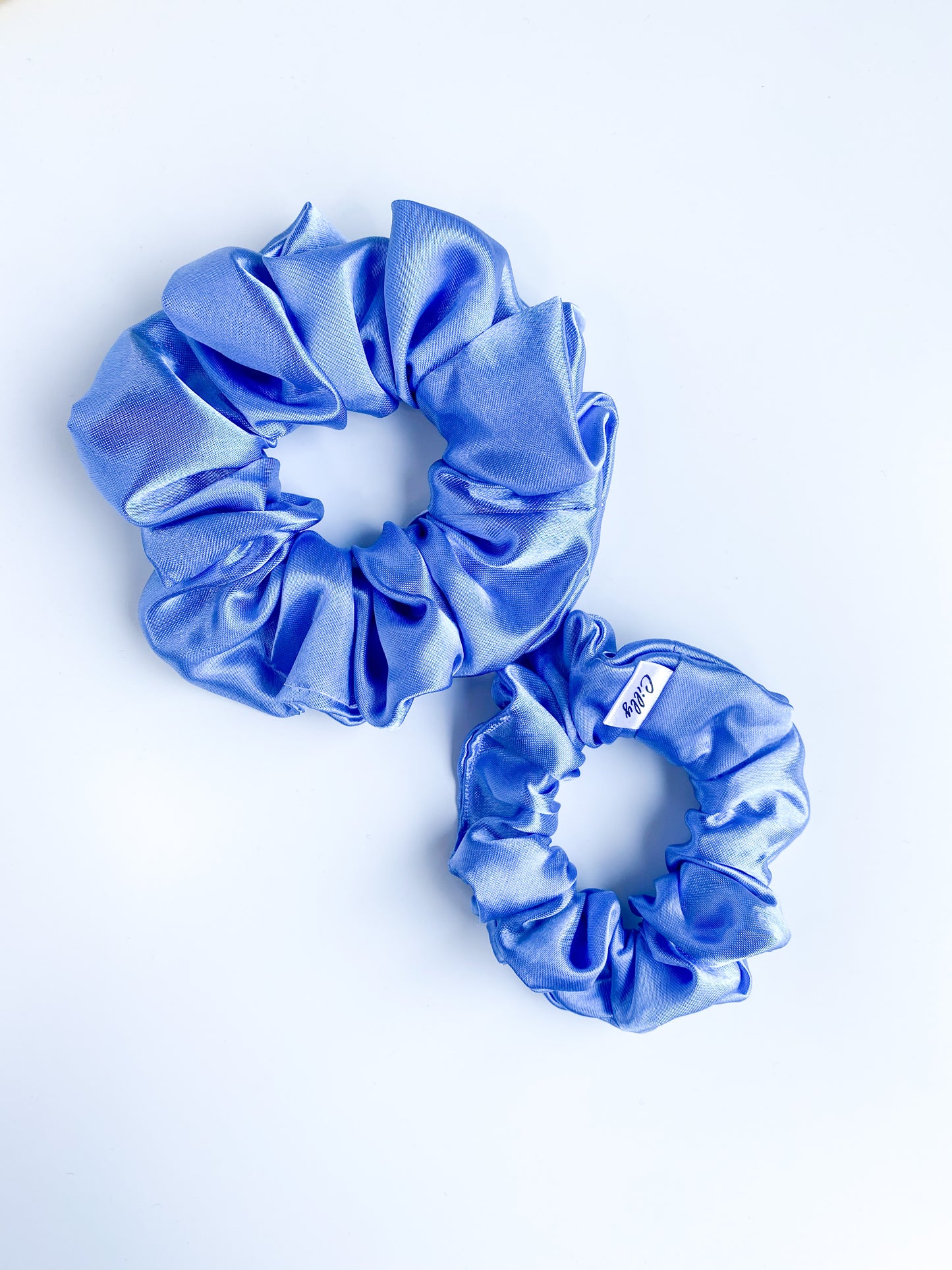 Satijnen scrunchie Licht Blauw (Moeder & dochter setje)
