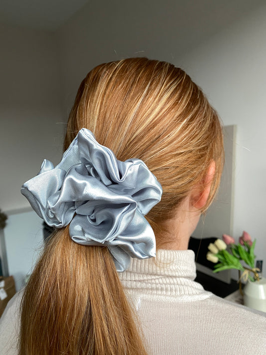 XL satijn scrunchie Zilver