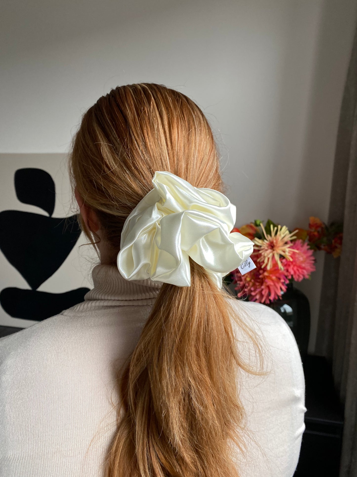 XL satijn scrunchie Goud