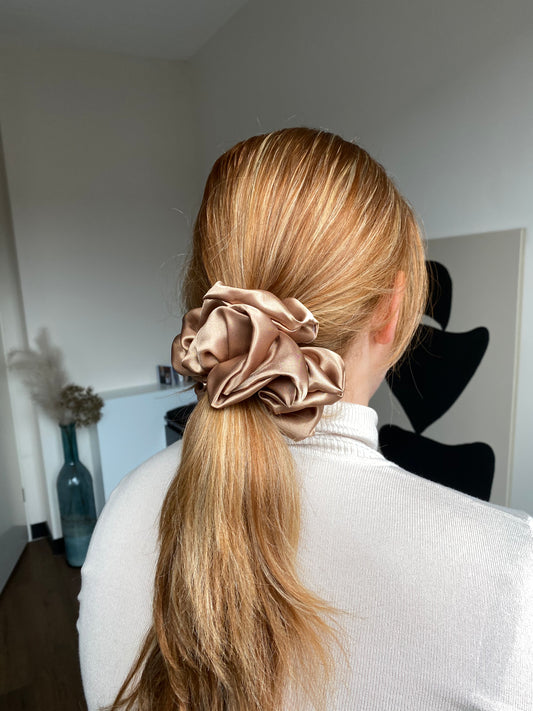 XL satijn scrunchie Taupe