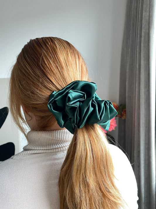XL Satijnen scrunchie Zwart