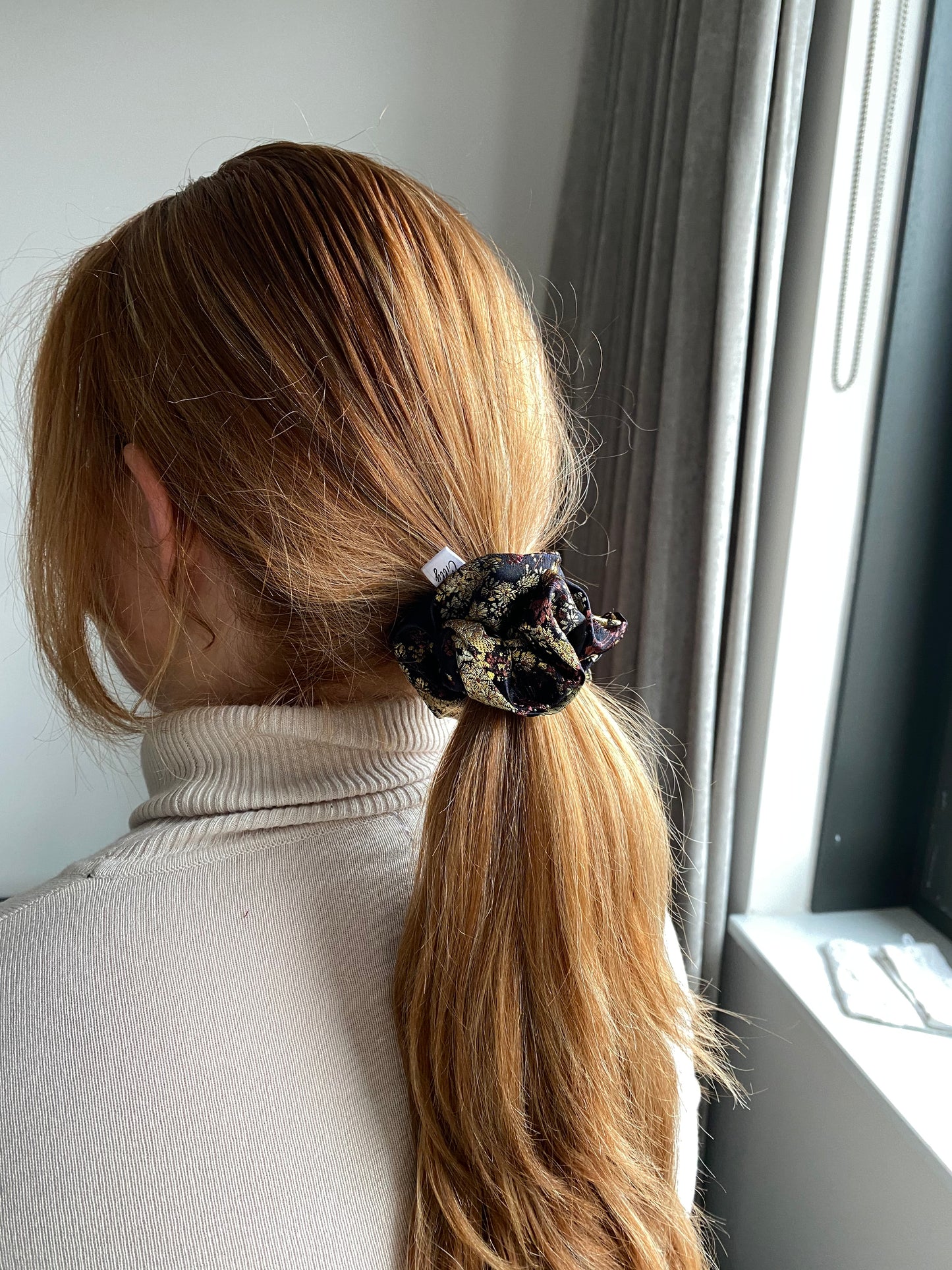 Belle scrunchie Zwart