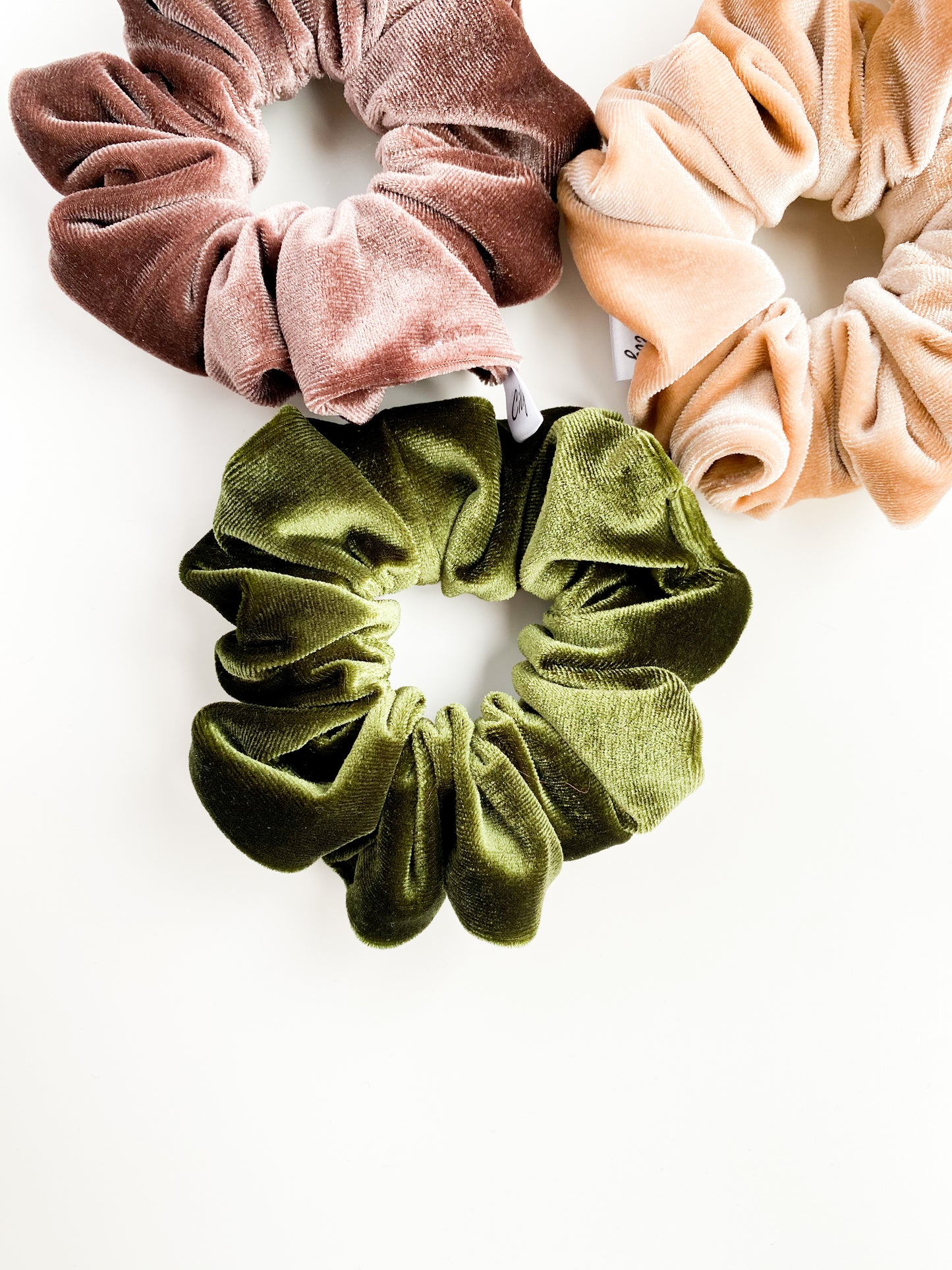 Violet scrunchie Mosgroen