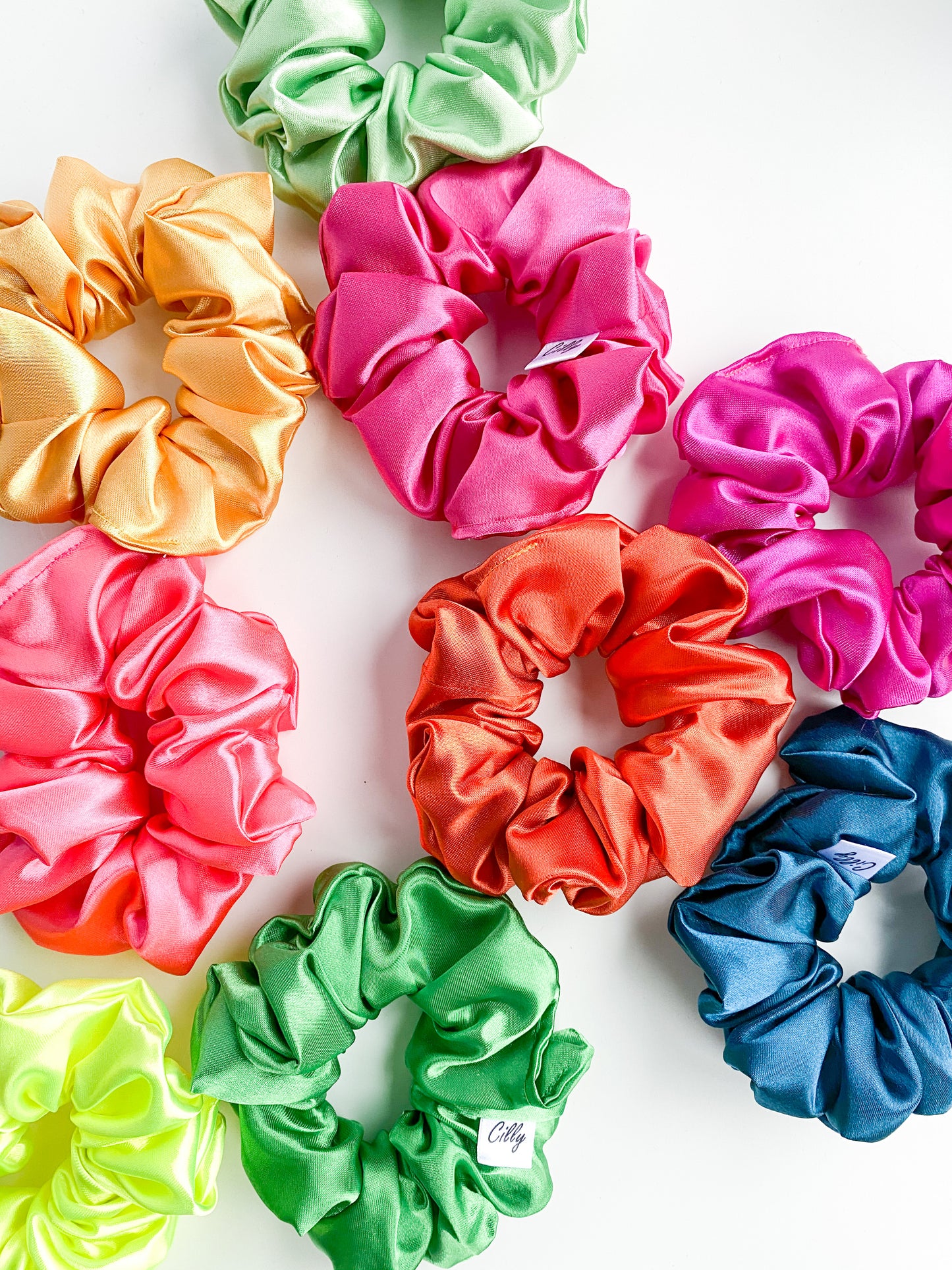 Satijnen scrunchie Geel