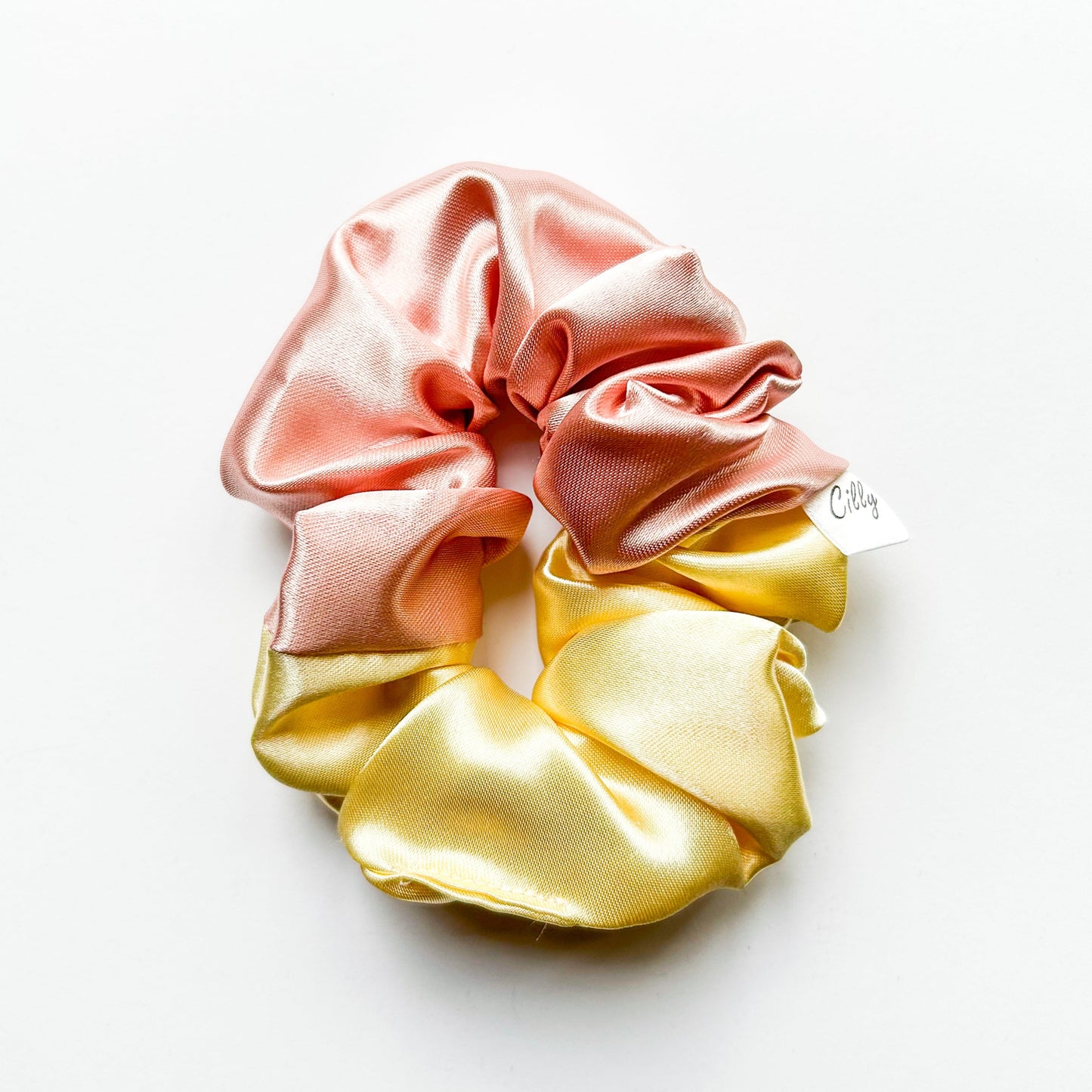 Satijnen scrunchie 2 kleurig zwart& wit
