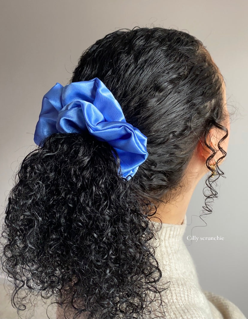 XL satijn scrunchie Olijf groen