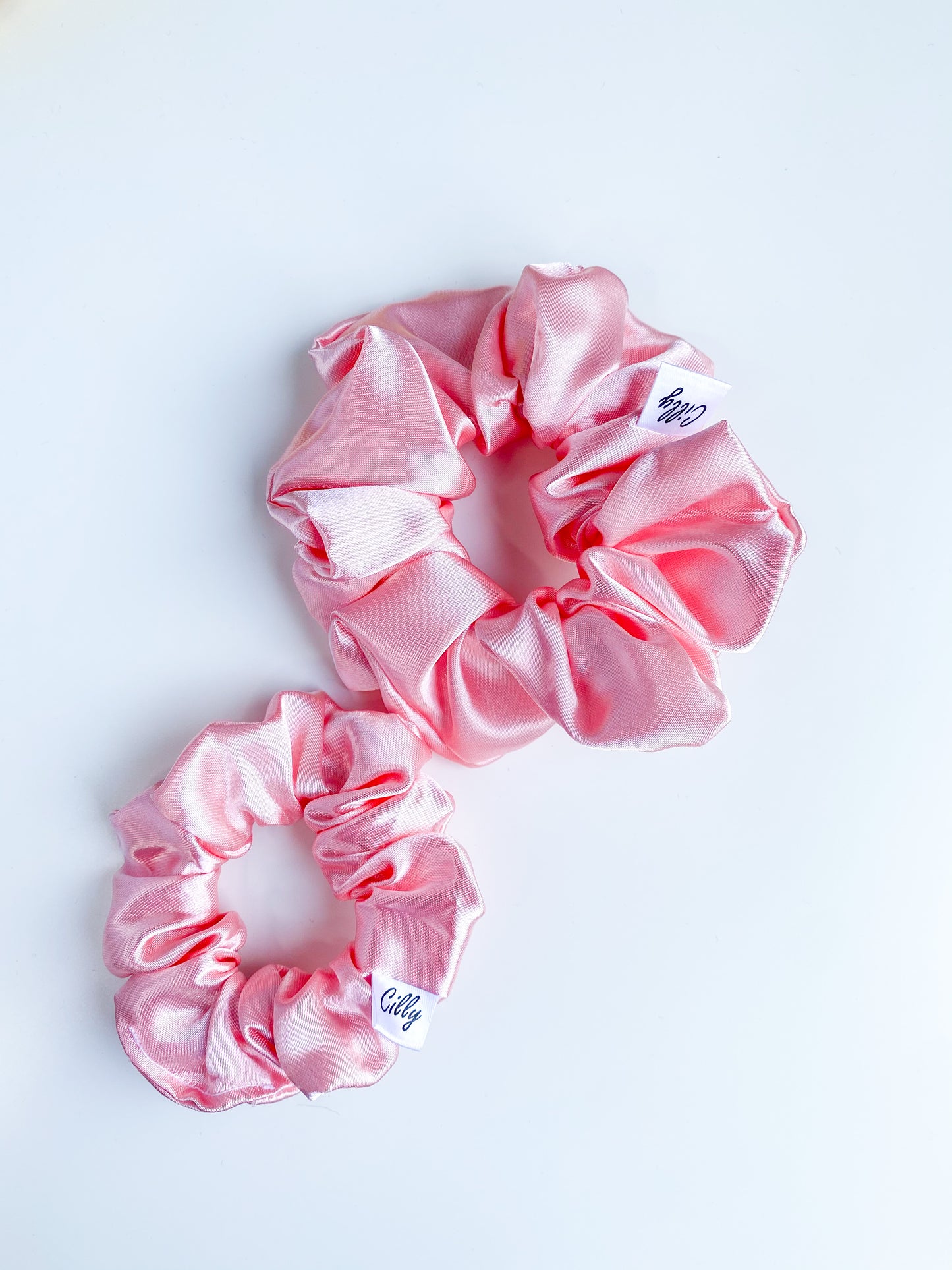 Satijnen scrunchie Licht Roze (Moeder & dochter setje)