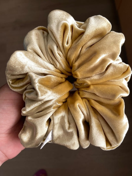 XL Violet scrunchie boter geel/ goud