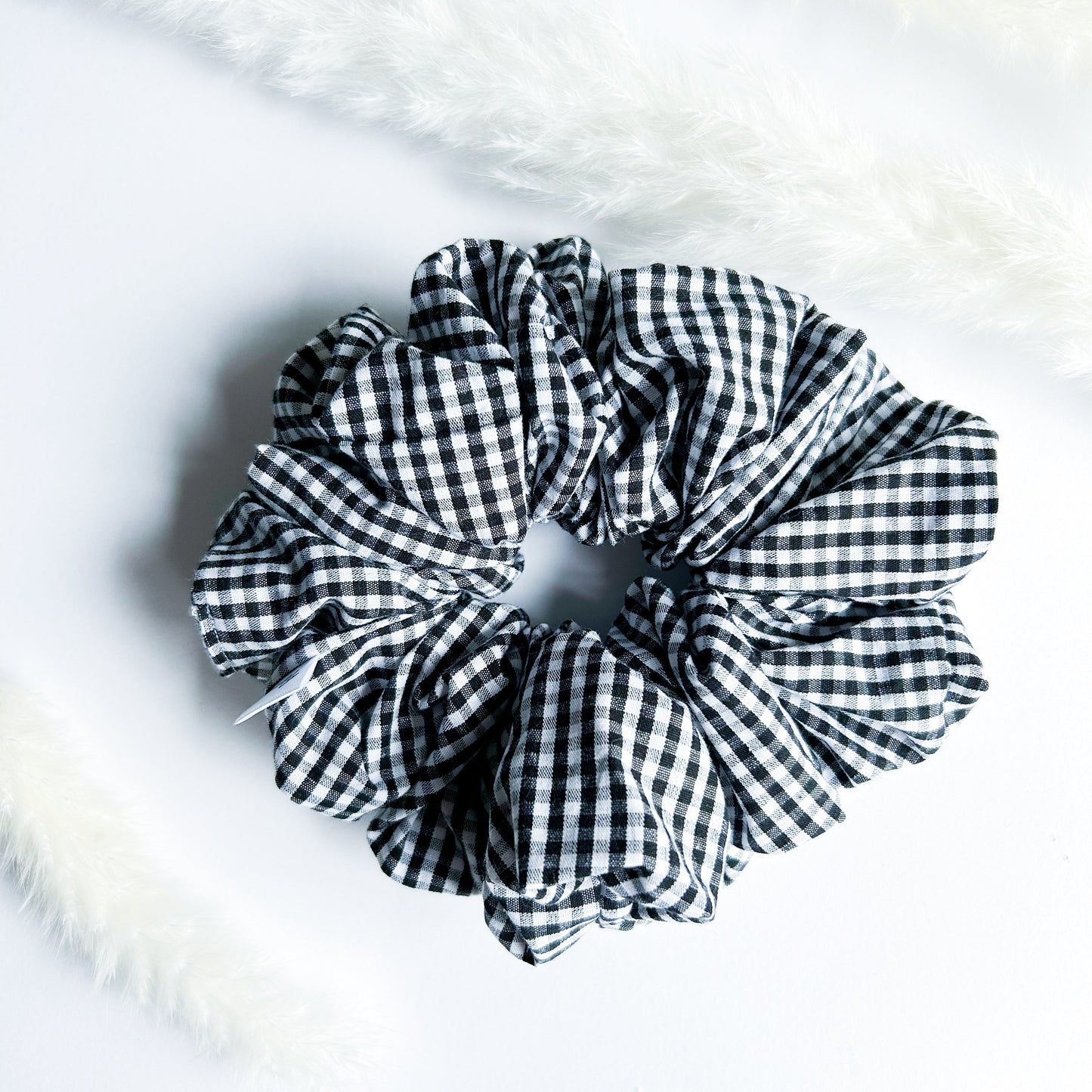 Gigi XL Scrunchie mini ruit Zwart