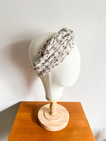 IJzerdraad haarband Beige bloem