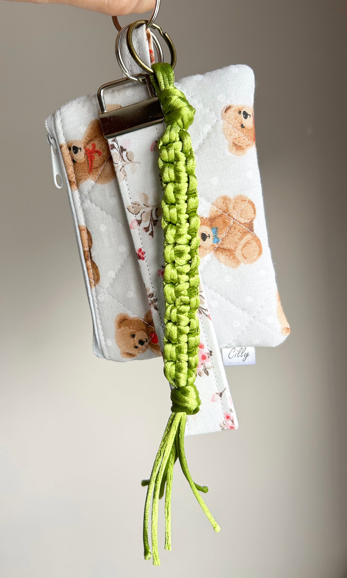 Satijnen bag charm/ Sleutelhanger