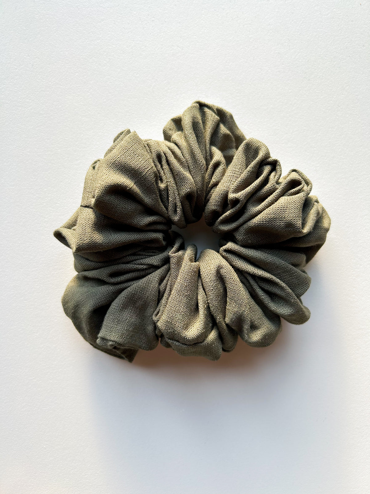 XL Lynn scrunchie Leger groen