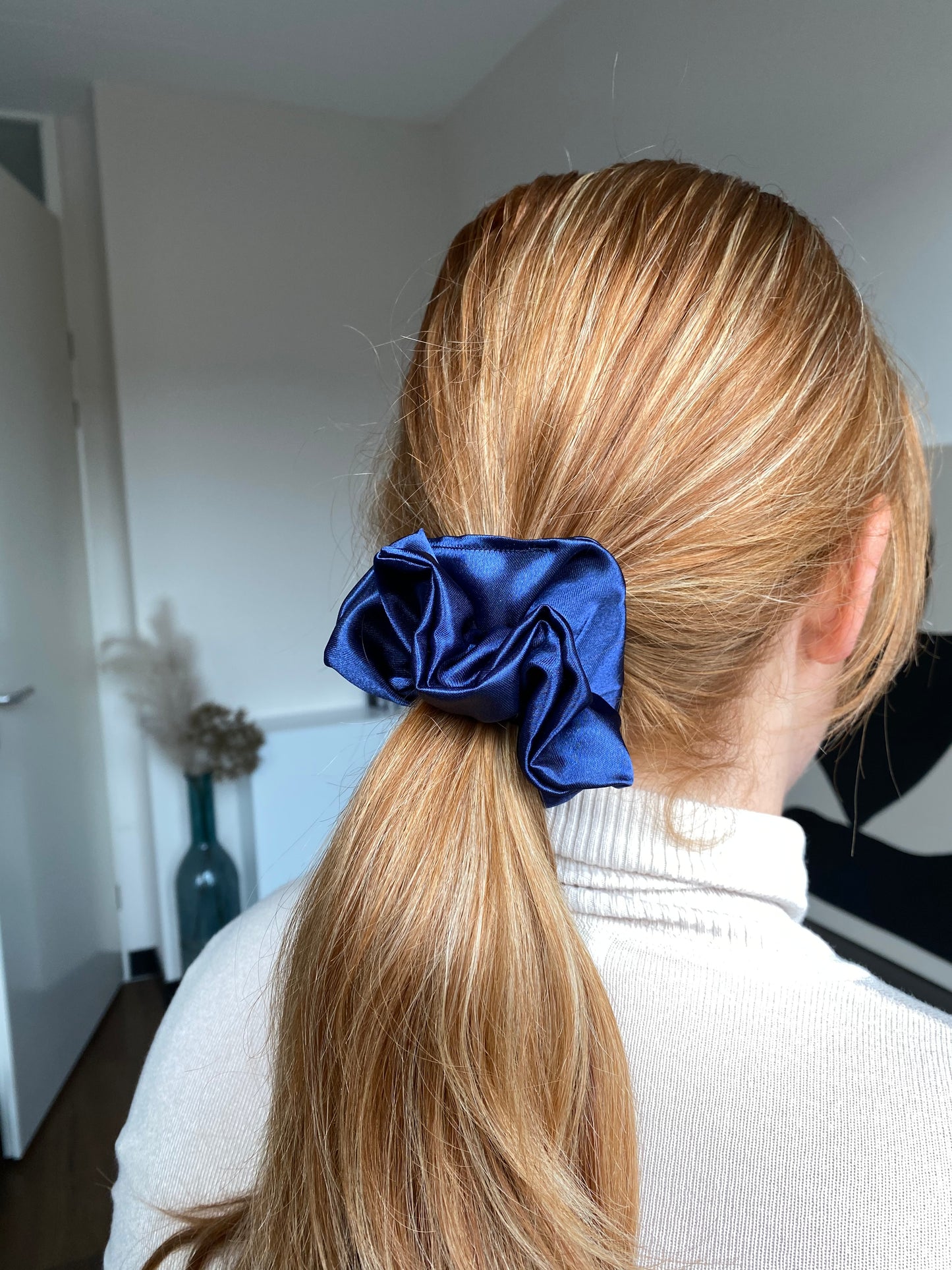 Satijnen scrunchie Donker Blauw