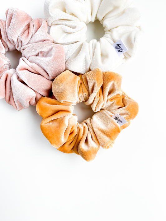 Violet scrunchie oker geel
