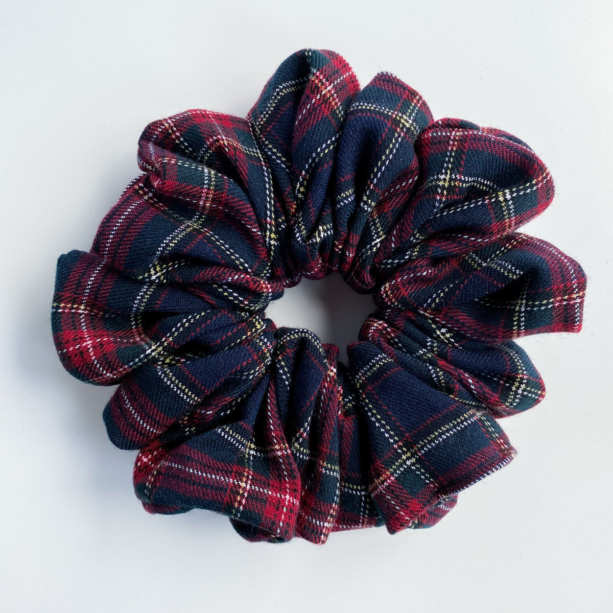XL Navy schotse ruit scrunchie