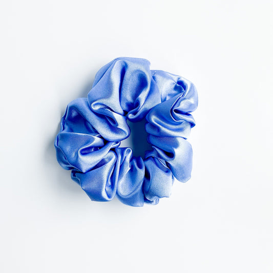 Satijnen scrunchie Licht Blauw