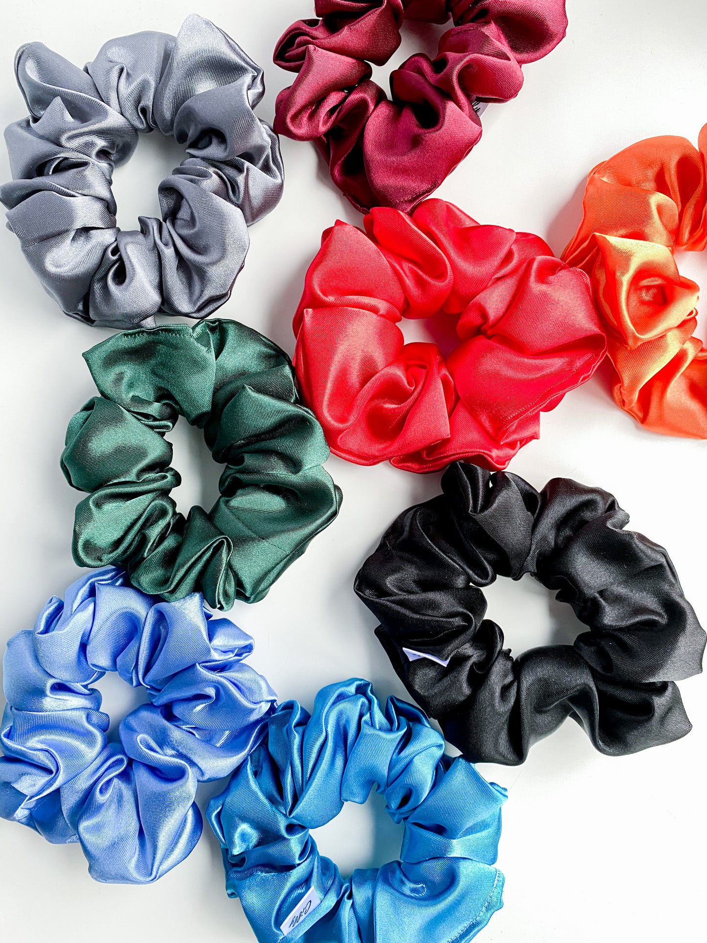 Satijnen scrunchie Zwart