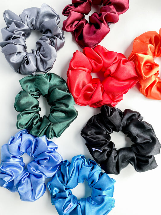Satijnen scrunchie Zwart