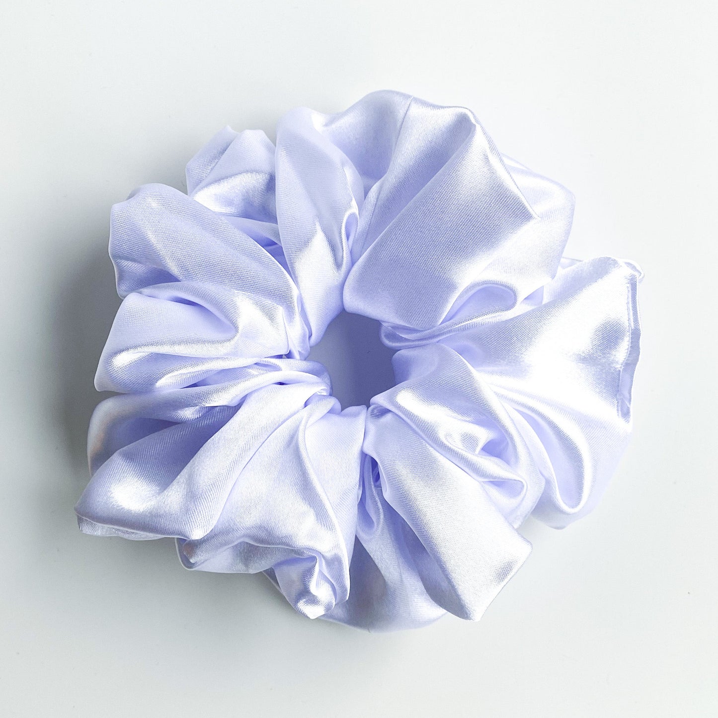 XL satijn scrunchie wit