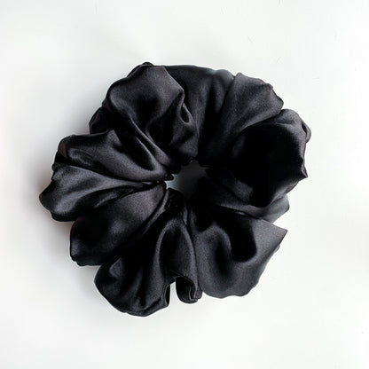 XL Satijnen scrunchie Zwart