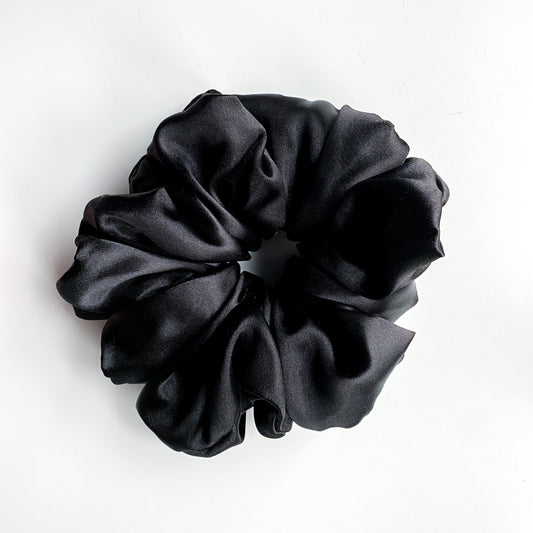 XL Satijnen scrunchie Zwart