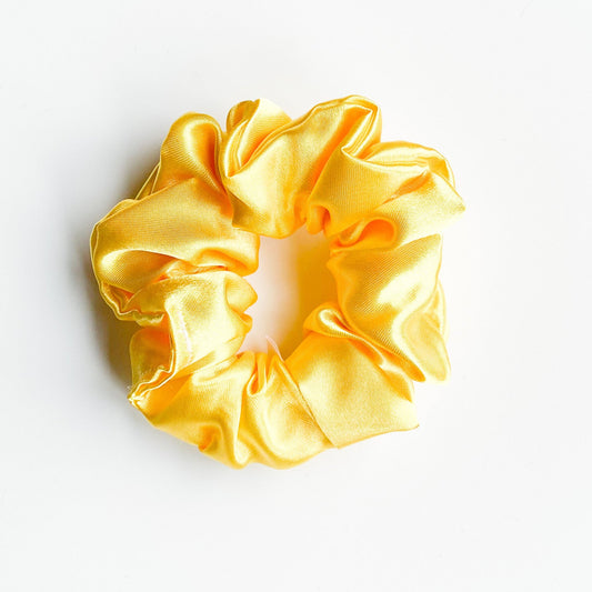 Satijnen scrunchie Geel