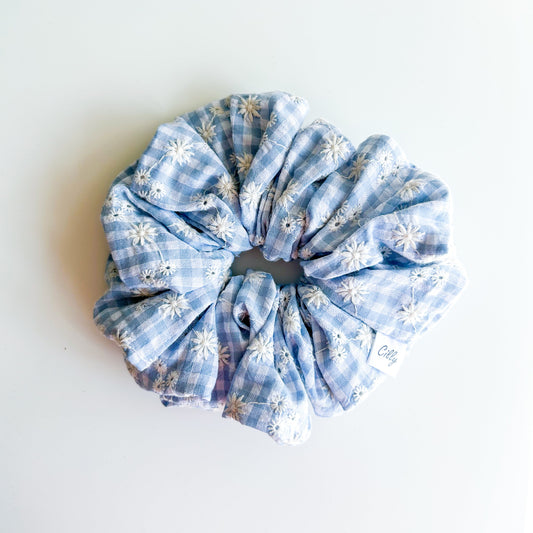 Gigi XL Scrunchie Broderie Blauw