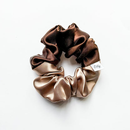 Satijnen scrunchie 2 kleurig zwart& wit