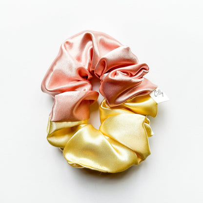 Satijnen scrunchie 2 kleurig zwart& wit